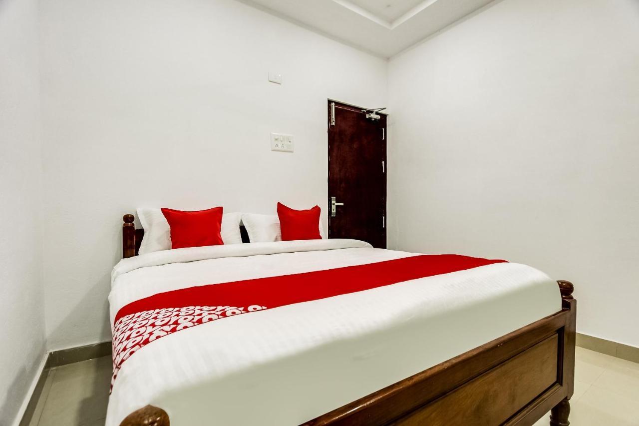 Oyo 70841 Hotel Anjali Residency Velur Екстериор снимка