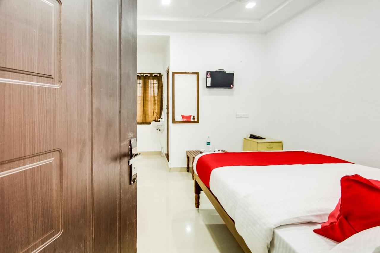 Oyo 70841 Hotel Anjali Residency Velur Екстериор снимка