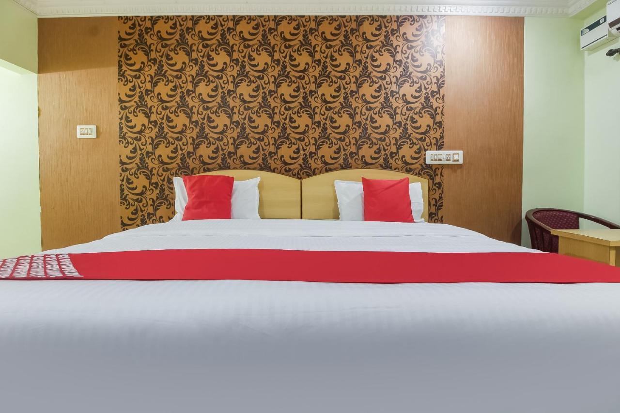 Oyo 70841 Hotel Anjali Residency Velur Екстериор снимка