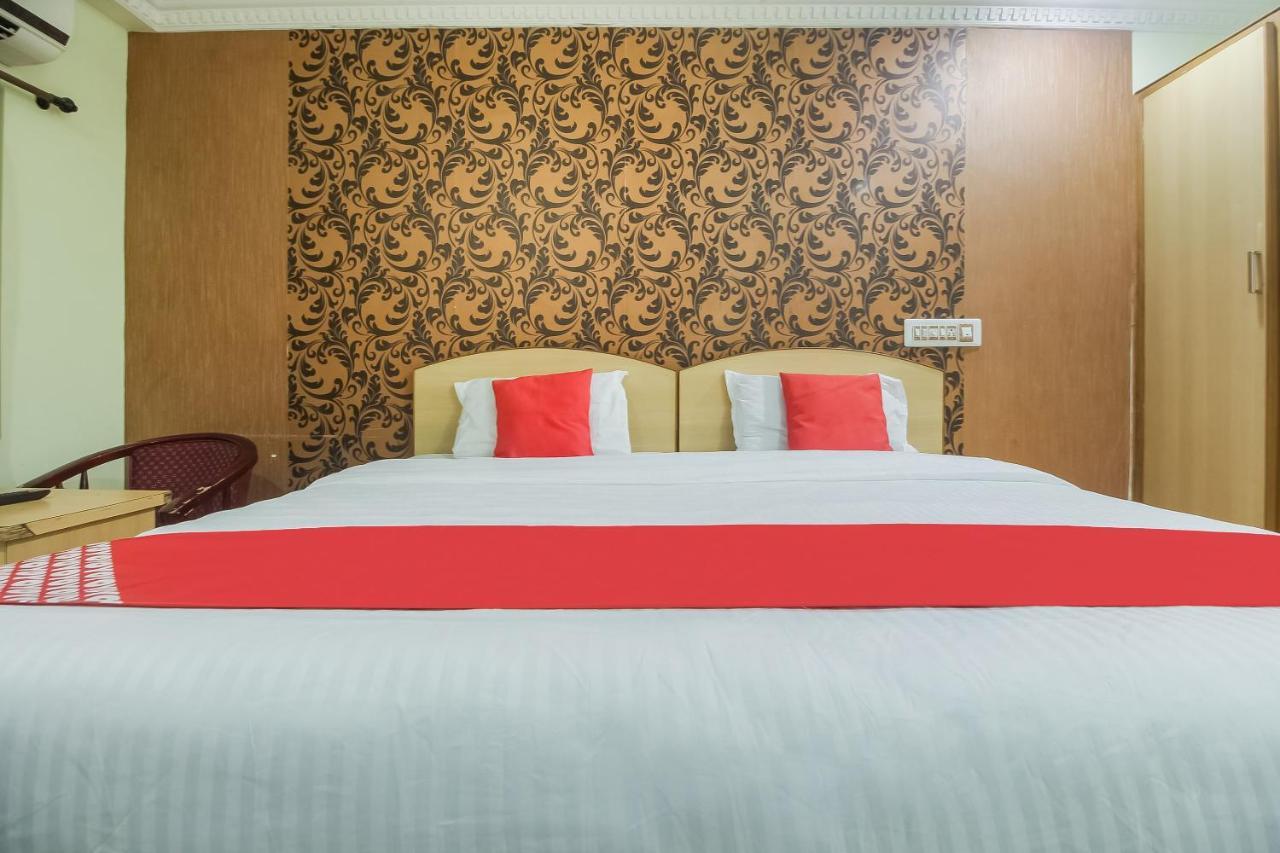 Oyo 70841 Hotel Anjali Residency Velur Екстериор снимка