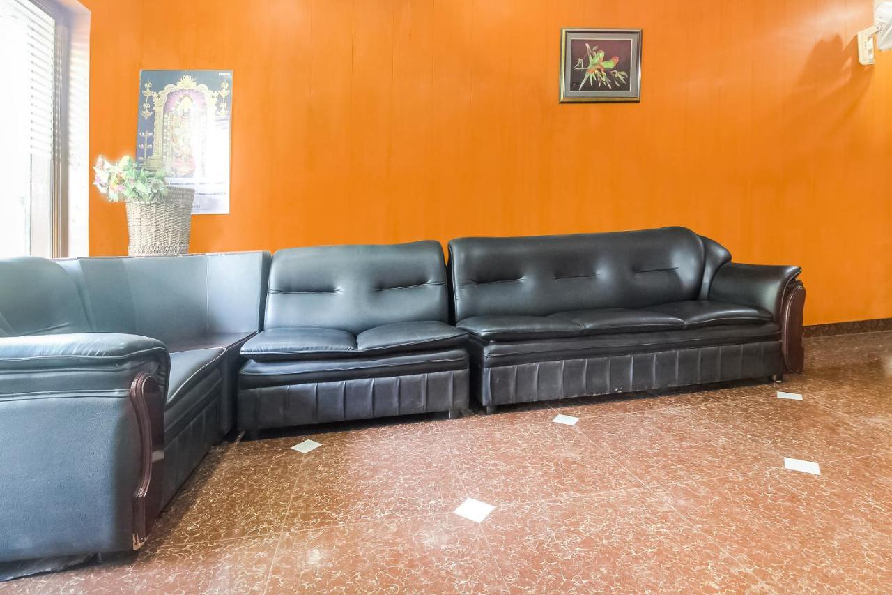 Oyo 70841 Hotel Anjali Residency Velur Екстериор снимка