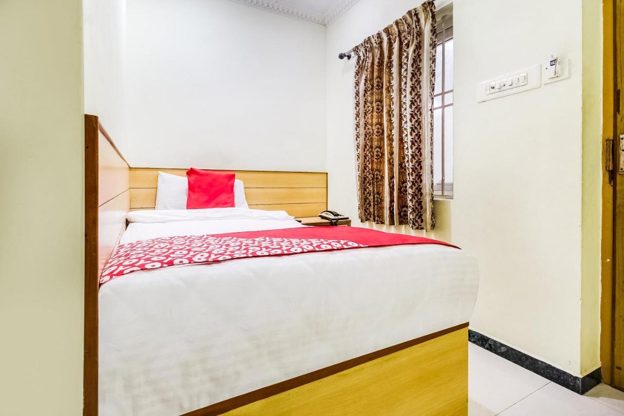 Oyo 70841 Hotel Anjali Residency Velur Екстериор снимка